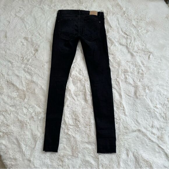 Zara Trafaluc black skinny jeans size 6 w small single knee rips - Picture 10 of 10
